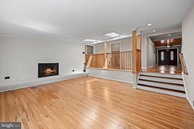 7113 CAROL LN, Falls Church, VA 22042