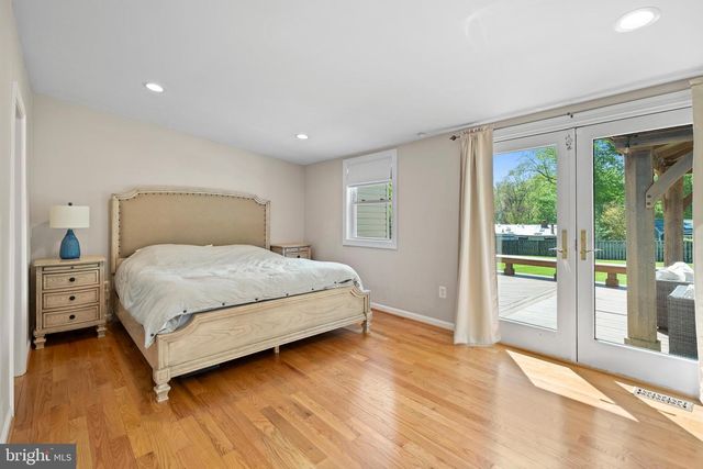 7113 CAROL LN, Falls Church, VA 22042