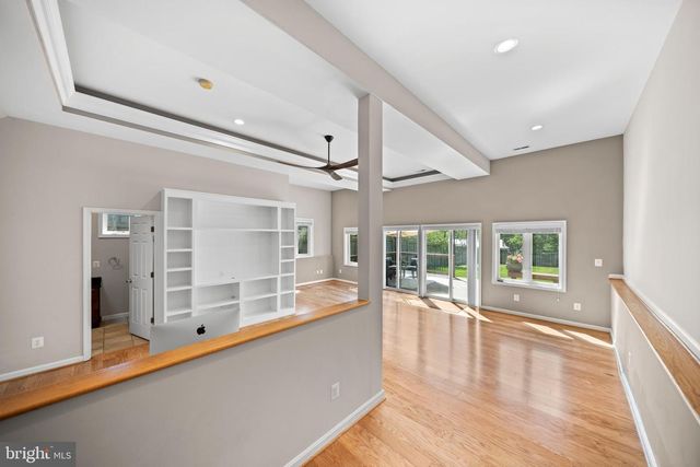 7113 CAROL LN, Falls Church, VA 22042
