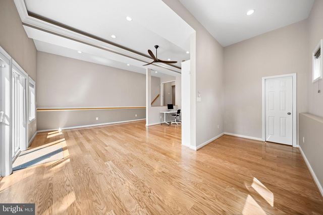 7113 CAROL LN, Falls Church, VA 22042