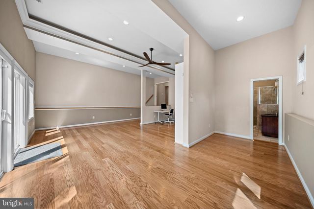 7113 CAROL LN, Falls Church, VA 22042