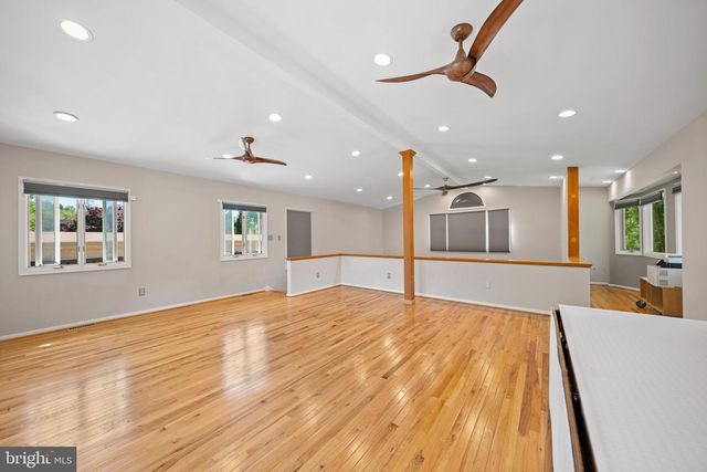 7113 CAROL LN, Falls Church, VA 22042