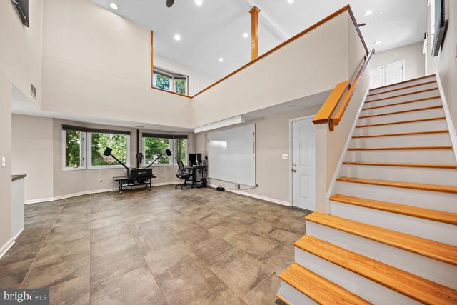 7113 CAROL LN, Falls Church, VA 22042