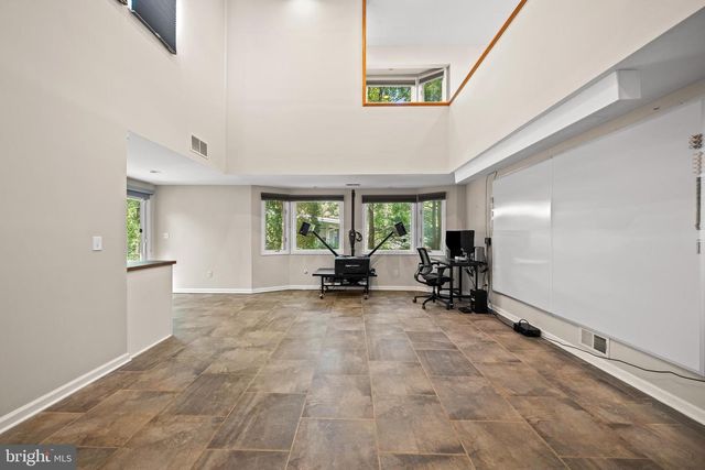 7113 CAROL LN, Falls Church, VA 22042
