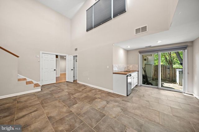 7113 CAROL LN, Falls Church, VA 22042