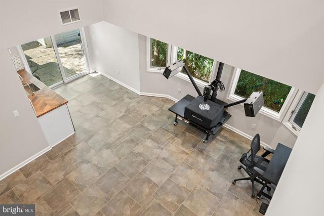 7113 CAROL LN, Falls Church, VA 22042