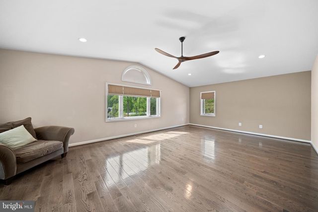 7113 CAROL LN, Falls Church, VA 22042