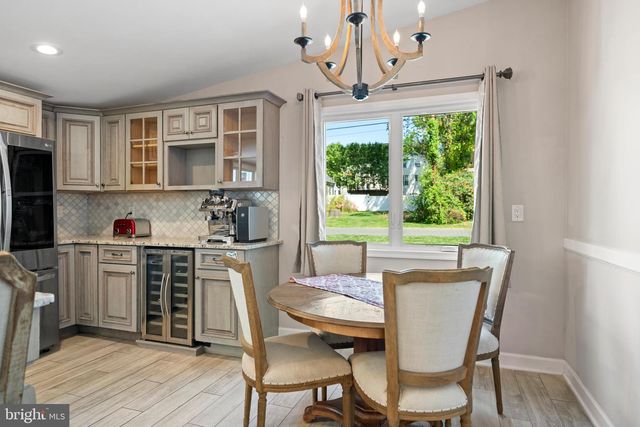7113 CAROL LN, Falls Church, VA 22042