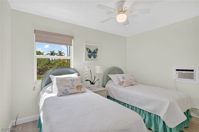 1189 6th LN N, Naples, FL 34102