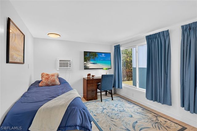 1189 6th LN N, Naples, FL 34102