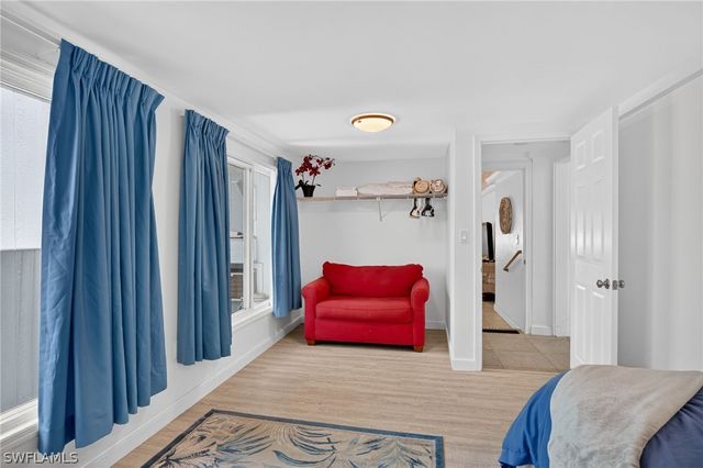 1189 6th LN N, Naples, FL 34102