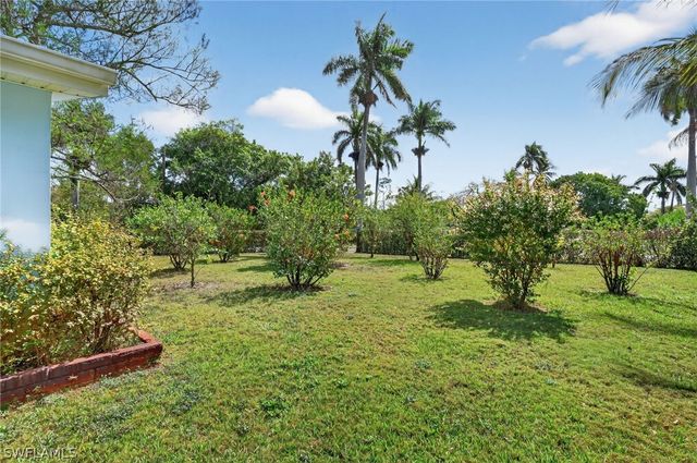 1189 6th LN N, Naples, FL 34102