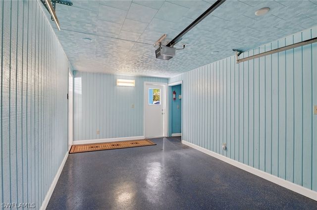 1189 6th LN N, Naples, FL 34102