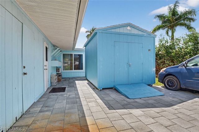 1189 6th LN N, Naples, FL 34102