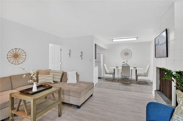 1189 6th LN N, Naples, FL 34102