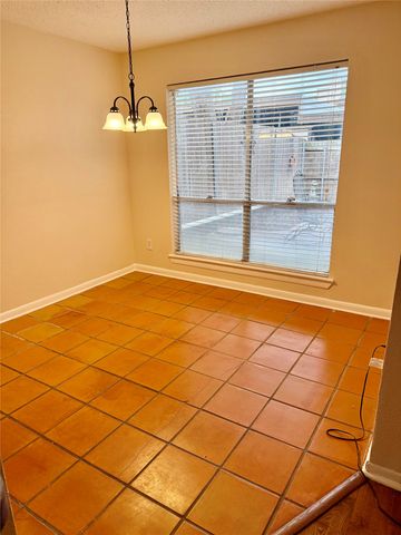 2010 Westkendal Lane, Arlington, TX 76015