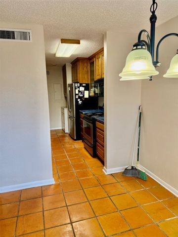 2010 Westkendal Lane, Arlington, TX 76015