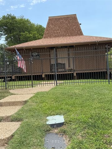 2010 Westkendal Lane, Arlington, TX 76015
