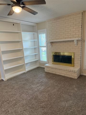2010 Westkendal Lane, Arlington, TX 76015