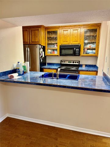 2010 Westkendal Lane, Arlington, TX 76015