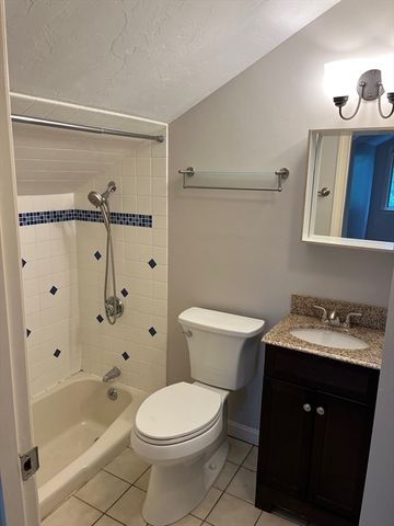 15 Church St 8, Natick, MA 01760