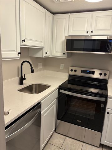 15 Church St 8, Natick, MA 01760