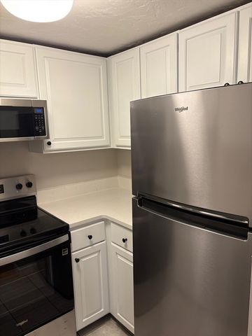 15 Church St 8, Natick, MA 01760