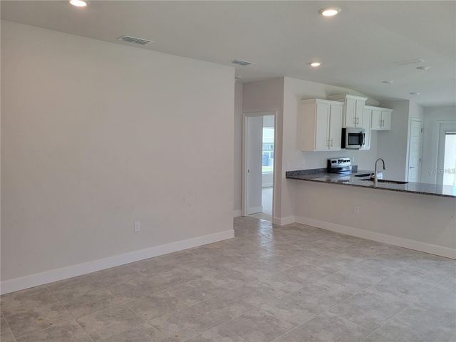 9443 HIGHLAND HILLS DR STREET, Hudson, FL 34667