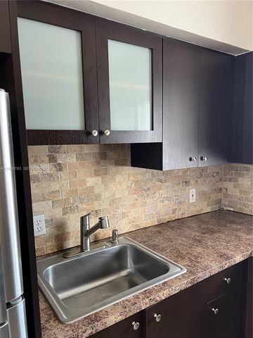 890 NW 22nd Ct 890, Miami, FL 33125