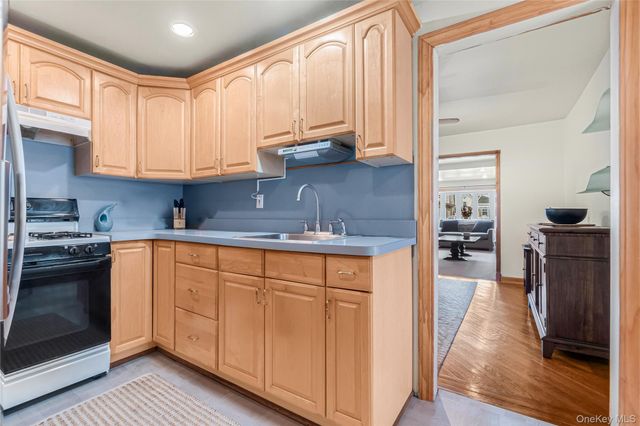 9423 209th Street, Queens Village, NY 11428