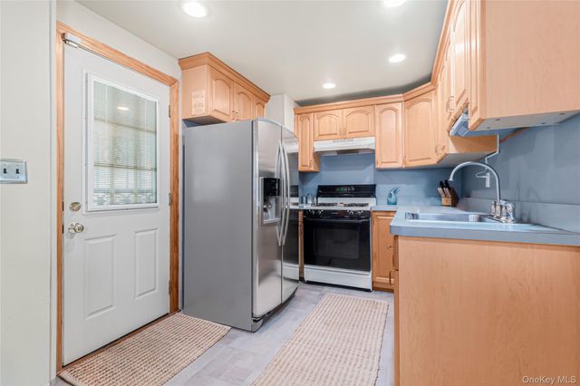 9423 209th Street, Queens Village, NY 11428