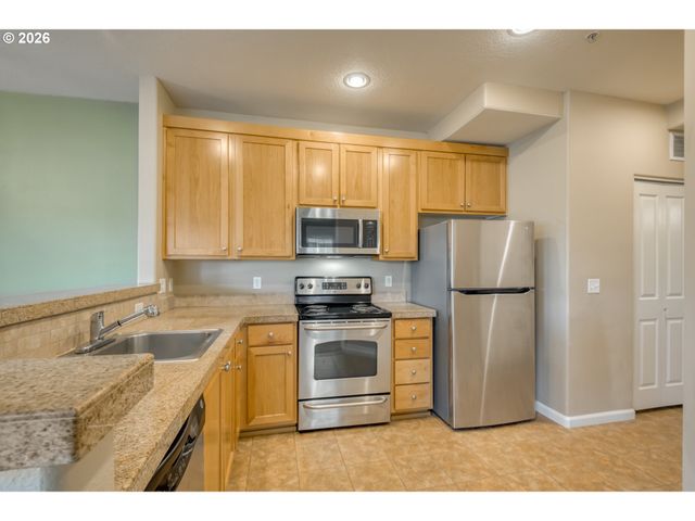 22804 Sw FOREST CREEK Dr, Sherwood, OR 97140