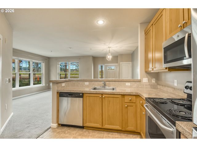 22804 Sw FOREST CREEK Dr, Sherwood, OR 97140