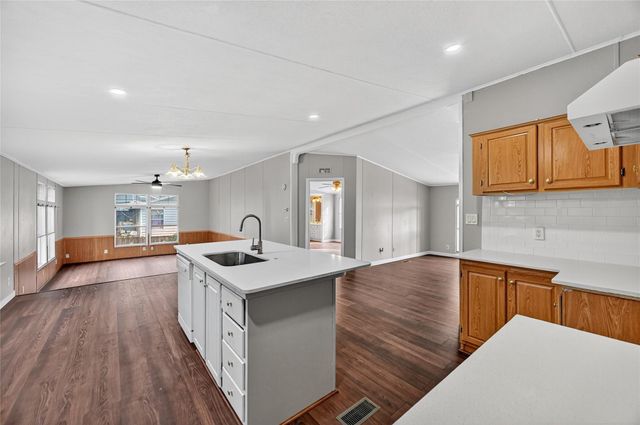 9623 Meadowvine Drive, Houston, TX 77044