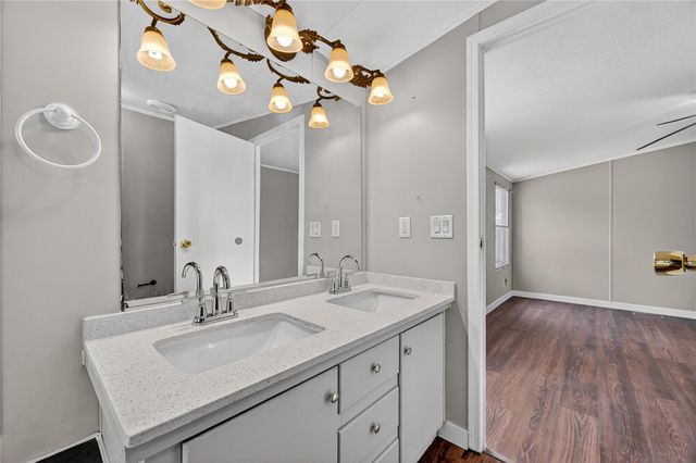 9623 Meadowvine Drive, Houston, TX 77044