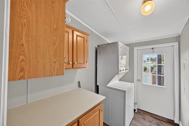 9623 Meadowvine Drive, Houston, TX 77044