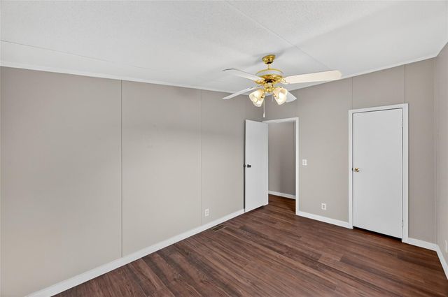 9623 Meadowvine Drive, Houston, TX 77044