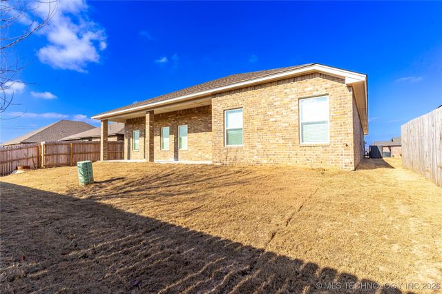 2517 W South Street, Collinsville, OK 74021