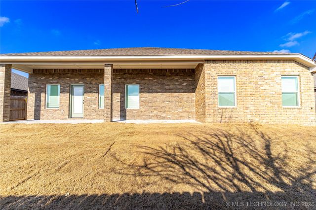2517 W South Street, Collinsville, OK 74021