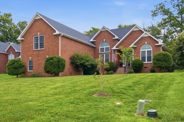 125 N Maple Ridge Ln, Goodlettsville, TN 37072