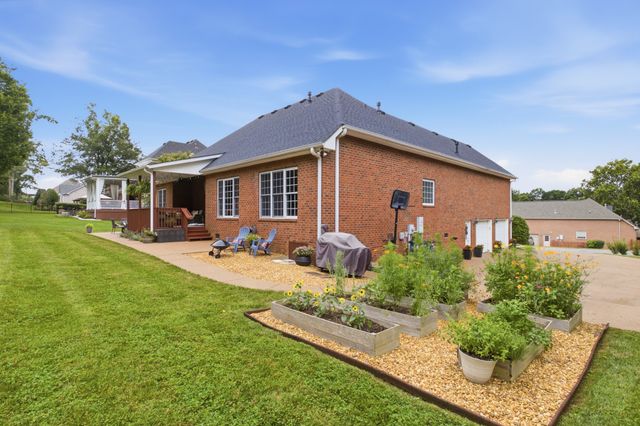 125 N Maple Ridge Ln, Goodlettsville, TN 37072