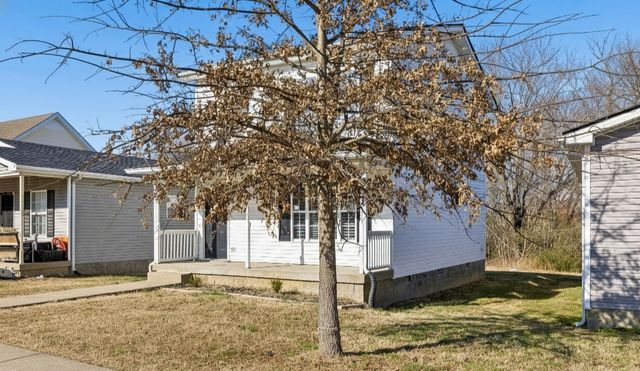 2607 Landrum Ct, Springfield, TN 37172