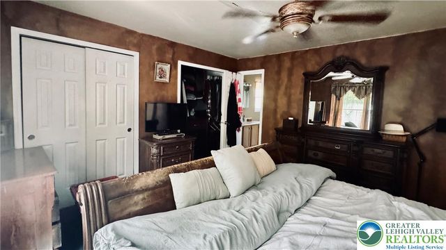 8581 Hensingersville Road, Lower Macungie Twp, PA 18062