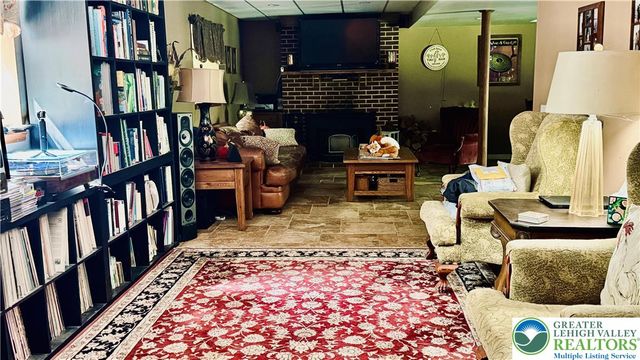 8581 Hensingersville Road, Lower Macungie Twp, PA 18062