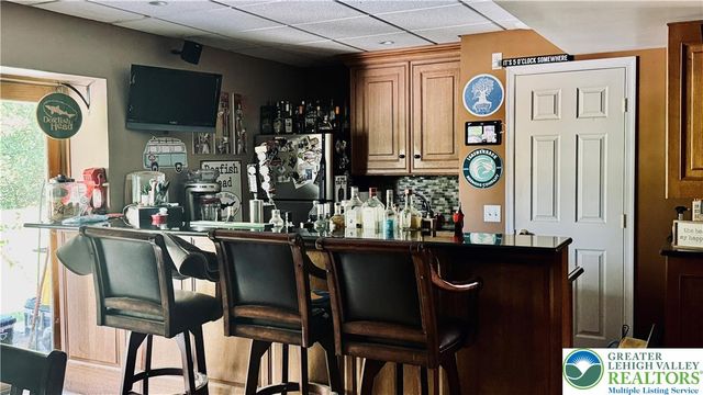 8581 Hensingersville Road, Lower Macungie Twp, PA 18062