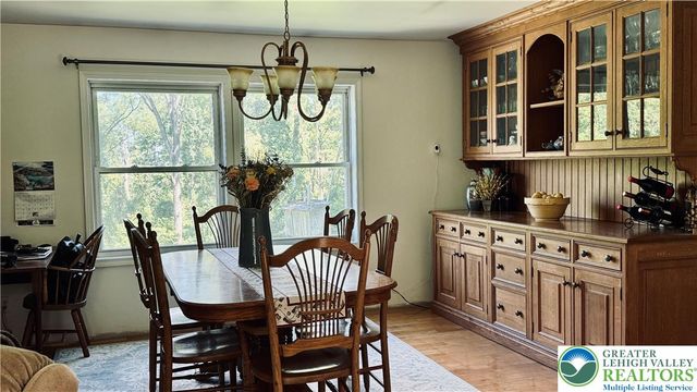 8581 Hensingersville Road, Lower Macungie Twp, PA 18062