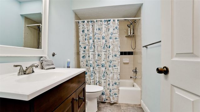8403 13TH AVENUE NW, Bradenton, FL 34209