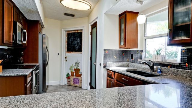 8403 13TH AVENUE NW, Bradenton, FL 34209