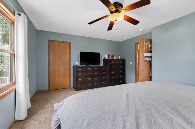 364 TRIANGLE DRIVE, Hobart, WI 54155