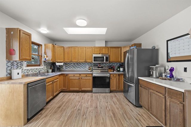 364 TRIANGLE DRIVE, Hobart, WI 54155